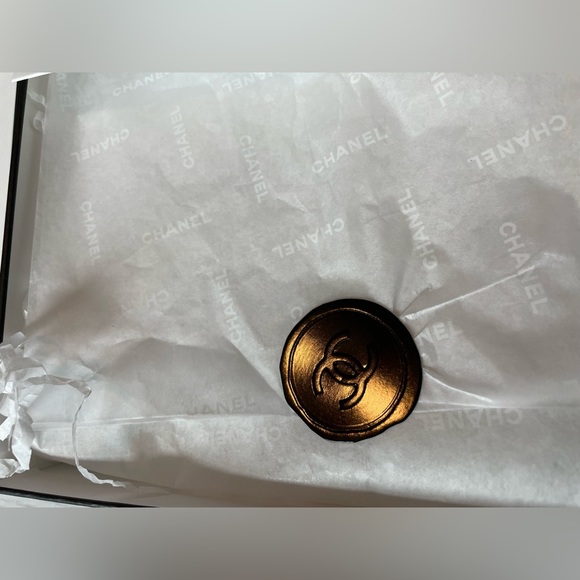Chanel gift box - Picture 7 of 11